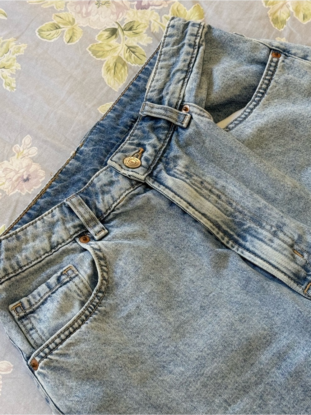 H&M Light Blue High Rise Women's Jeans